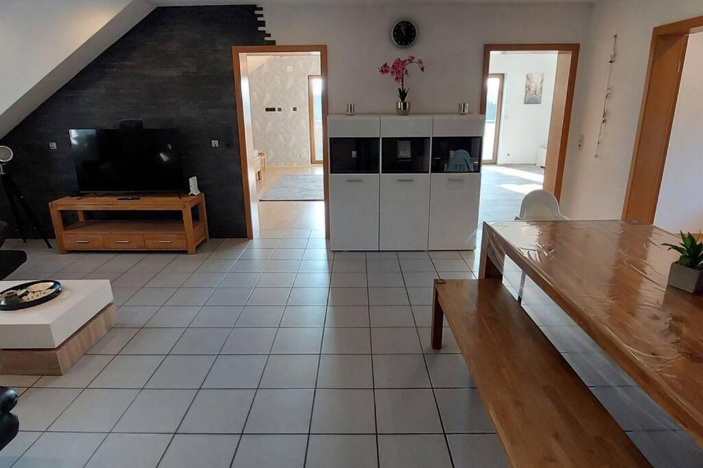 Grosse Tolle 4 Zimmer Ferienwohnung Im Herzen Des Odenwaldes Moerlenbach Bagian luar foto